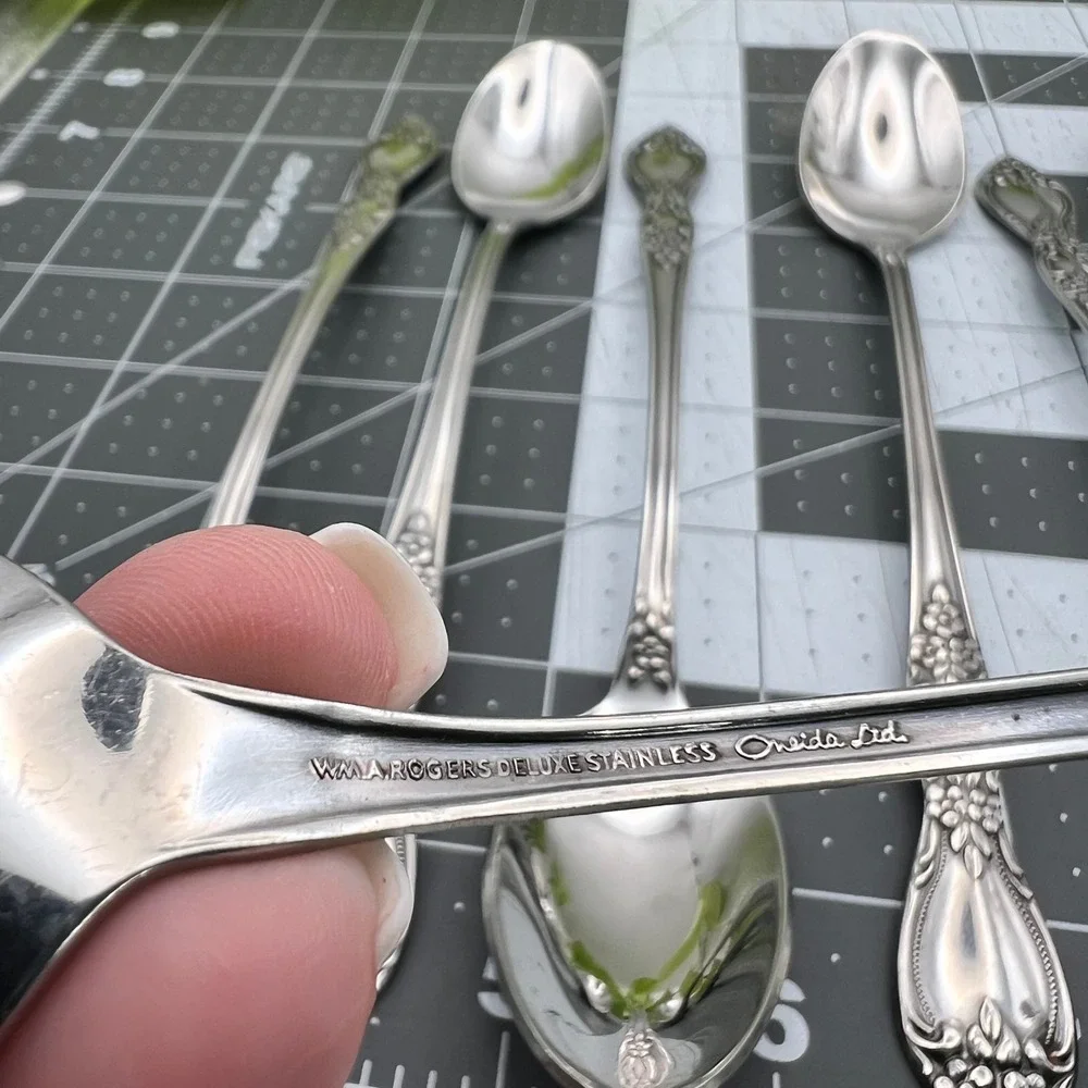 11 Oneida Huntington Iced Tea Spoons Wm A Rogers Deluxe Stainless Flatware Set